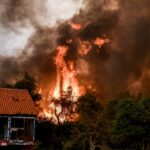 Καίει για πέμπτη μέρα η φωτιά στα Βίλια