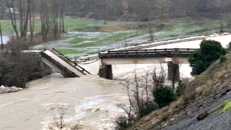Ιωάννινα: Κατέρρευσε γέφυρα στον Άραχθο