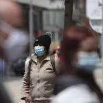 Μειώνεται η καραντίνα στις 5 μέρες για τους ασυμπτωματικούς ή με ήπια συμπτώματα Covid-19