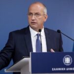 Οικονόμου: «Θα κάνουμε ότι περνάει από το χέρι μας για να ανοίξουν στην ώρα τους τα σχολεία»