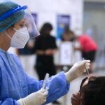 Covid-19: Έκρηξη περιστατικών Mαυρο ρεκόρ με 21.657 κρούσματα, 60 θάνατοι, 635 διασωληνωμένοι (Πίνακες)