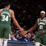 Με τρομερό πλουραλισμό πέρασαν από τη Νέα Υόρκη οι Μπακς – Ιστορική επίδοση από τον «τριπλό» Γιάννη