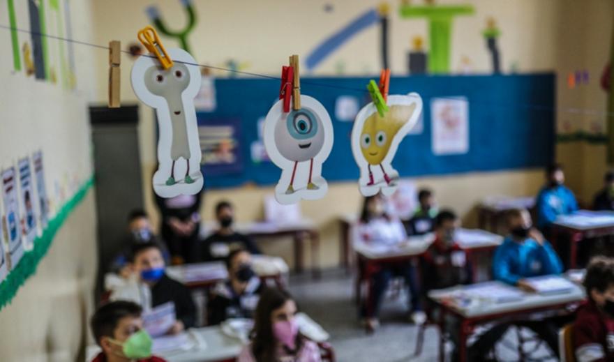 Σχολεία: 14.000 κρούσματα βρήκαν τα self test κορωνοϊού σε μαθητές και καθηγητές