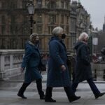 Βρετανία: Καταργείται η υποχρεωτική καραντίνα για τους φορείς του Covid-19