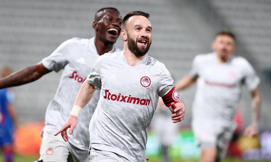 Απέδρασε με Βαλμπουενά από τον Βόλο και κλείδωσε πρωτιά ο Ολυμπιακός!