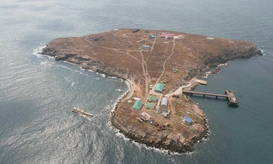 «Παραδοθείτε – Άντε γ@μ@θείτε»: Οι Ρώσοι σκότωσαν όλους τους Ουκρανούς στο «νησί των φιδιών»!