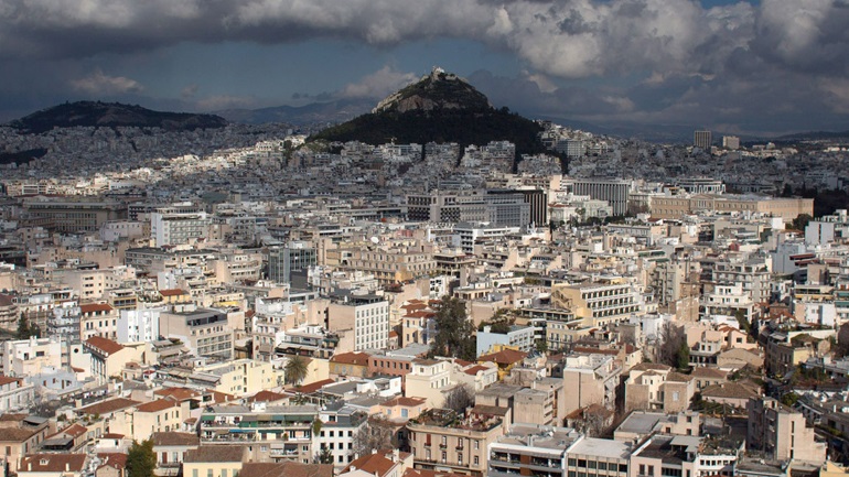 Οι συμβολαιογράφοι μπλοκάρουν τις μεταβιβάσεις ακινήτων