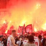 Το εκστασιασμένο ΣΕΦ, ο ασυγκράτητος πάγκος του Ολυμπιακού και το πάρτι στις κερκίδες!