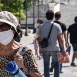 Από σήμερα πετάμε τις μάσκες