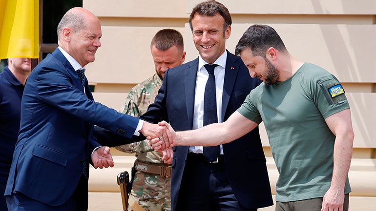 Ουκρανία: «Θα τα ανοικοδομήσουμε όλα» λένε Μακρόν, Σολτς και Ντράγκι