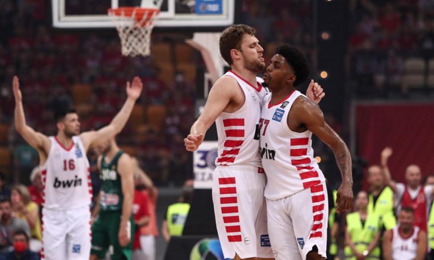 Επιστροφή στα πρωταθλήματα μετά από 6 χρόνια για τον Ολυμπιακό – Πρώτο νταμπλ από το 1997