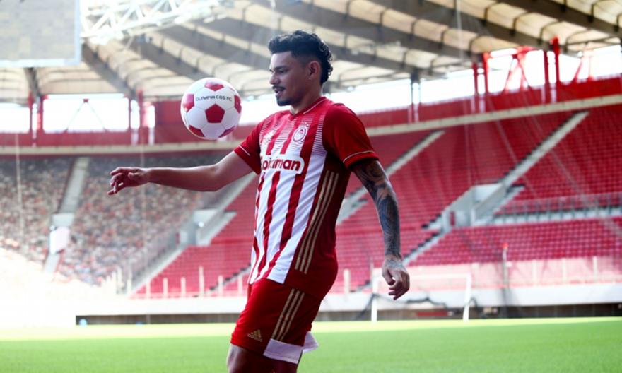 Τικίνιο: «Χαρούμενος που φόρεσα την τεράστια φανέλα του Ολυμπιακού»