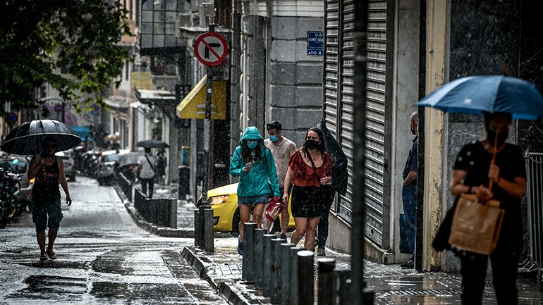 Έρχονται βροχές, καταιγίδες και πτώση της θερμοκρασίας