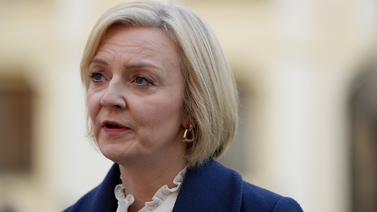 Θέμα ωρών η παραίτηση της Λιζ Τρας, σύμφωνα με τα βρετανικά ΜΜΕ