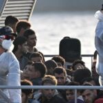 Ιταλία: 144 πρόσφυγες και μετανάστες αποβιβάστηκαν στην Κατάνη – Σε 35 απαγορεύθηκε να κατέβουν