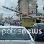 Οδηγός πάρκαρε το αυτοκίνητο κάτω από τις μπάρες του ΟΣΕ