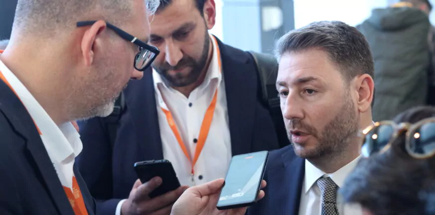 ΑΠΟΣΤΟΛΗ στους Δελφούς: Ο Ανδρουλάκης στην «Π» για την Αχαΐα, το «κάστρο του ιδρυτή» Ανδρέα Παπανδρέου