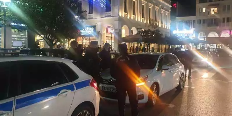 Πάτρα: Ανήλικοι κατά… ανηλίκων με την Αστυνομία θεατή επεισοδιακών σκηνικών