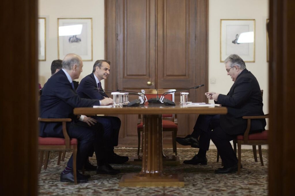 Προεδρικό Μέγαρο: Ολοκληρώθηκε σε 30 λεπτά η σύσκεψη των πολιτικών αρχηγών