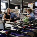 Market Pass: Νωρίτερα θα πιστωθούν τα χρήματα στους δικαιούχους – Ποιοι πάνε ταμείο