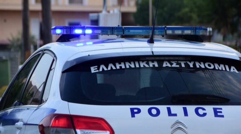 Άνδρες της ομάδας ΔΙΑΣ απεγκλώβισαν βρέφος στην Θεσσαλονίκη