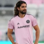 Πλησιάζει σε Πισάρο και στόπερ η ΑΕΚ