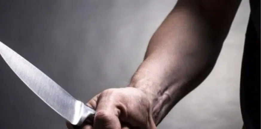 Ηλεία: Τον απείλησε με μαχαίρι και τον έκλεψε