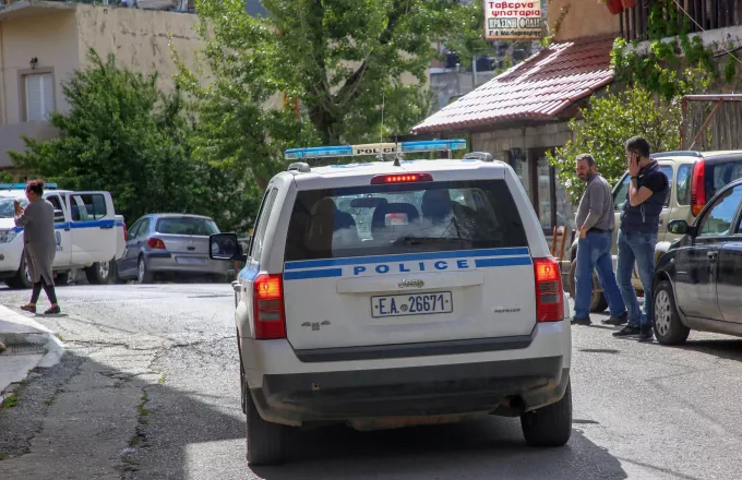 Διακινητής έκρυβε μάνα και κόρη στο πορτ – μπαγκάζ του αυτοκινήτου που τις μετέφερε