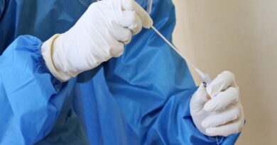Κοροναϊός: Εγκρίθηκε το νέο εμβόλιο της Pfizer – Διπλή απειλή γρίπης και Covid το Φθινόπωρο