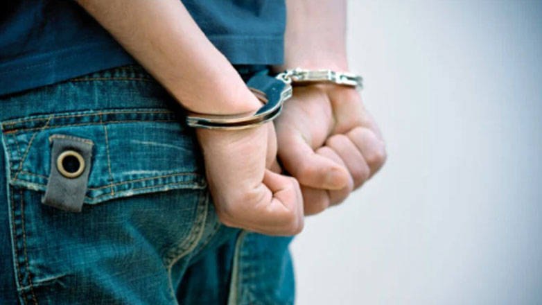 Ηράκλειο: Στον εισαγγελέα μαθητής που κρατούσε σουγιά και φέρεται να απείλησε 17χρονη