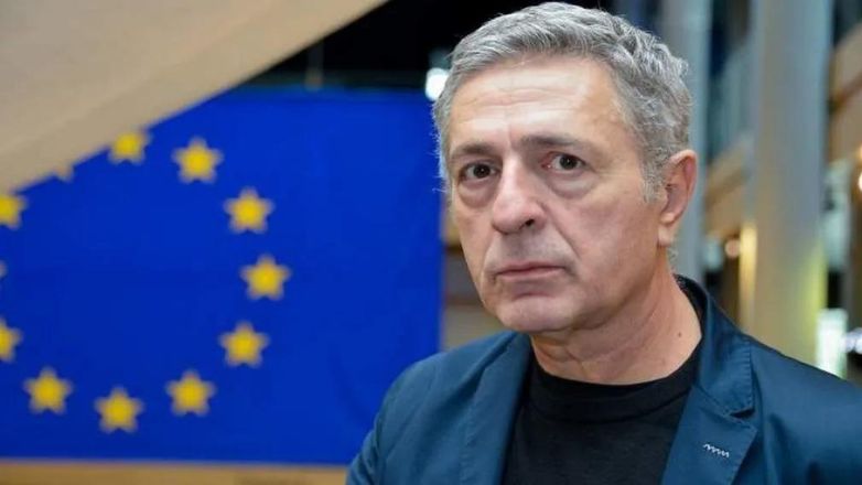 Ο Στέλιος Κούλογλου αποχωρεί από την ευρωομάδα του ΣΥΡΙΖΑ