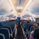 Μεθυσμένες τουρίστριες έκαναν άνω-κάτω πτήση προς το Ηράκλειο – Επιτέθηκαν σε επιβάτη, δάγκωσαν αστυνομικό