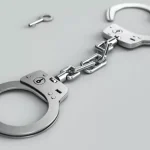 Πάτρα: Άνοιξαν φορτηγό και πήραν έγγραφα και χρήματα – Ανάμεσά τους δύο 16χρονοι