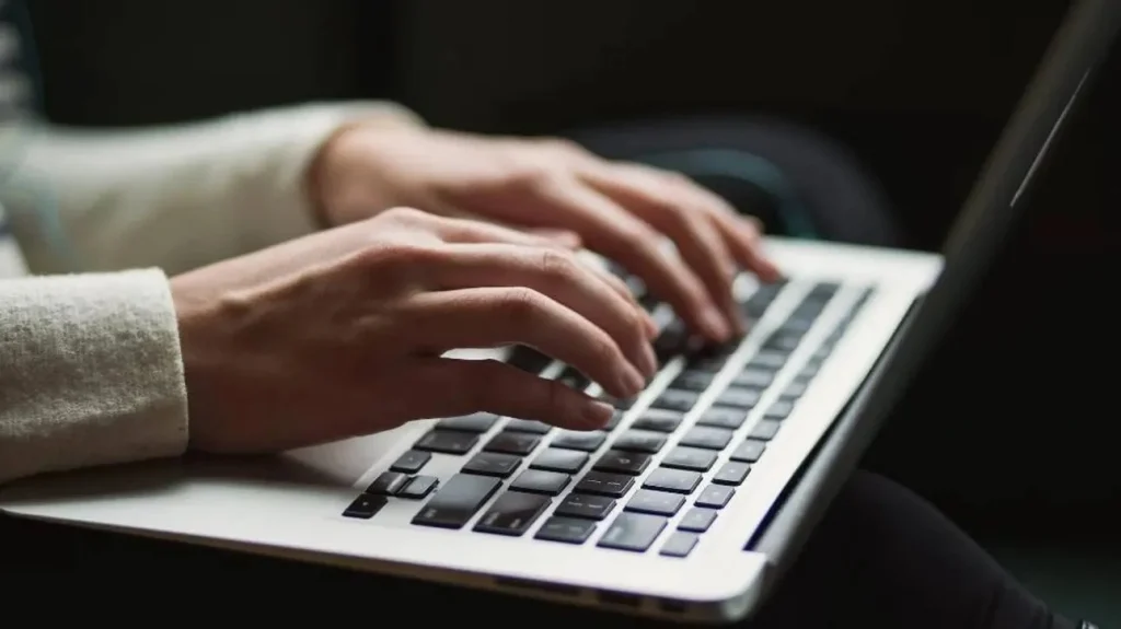 Ανήλικος συνελήφθη στην Κοζάνη για υπόθεση εκδικητικής πορνογραφίας σε βάρος ανήλικης