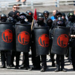 Ο Τραμπ κατεβάζει τον στρατό εναντίον της Antifa στο Πόρτλαντ