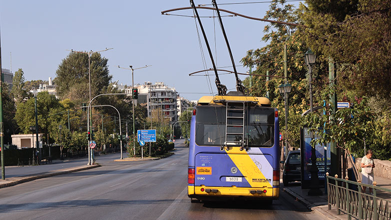 Άγριος ξυλοδαρμός οδηγού τρόλεϊ – Μεταφέρθηκε στο νοσοκομείο με τραύματα στο κεφάλι