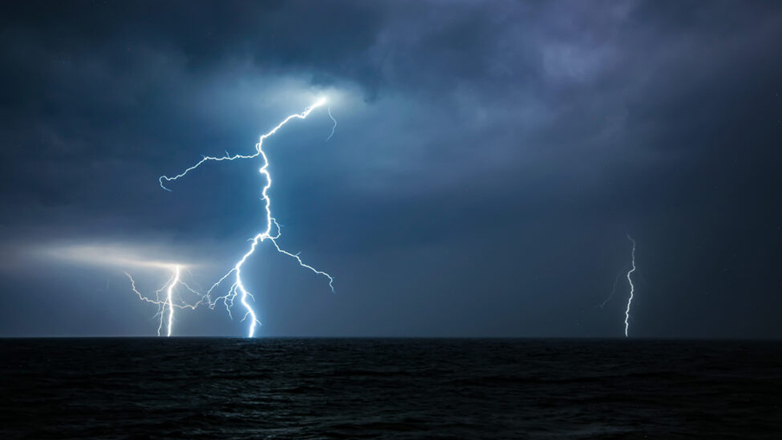 Δύσκολη νύχτα με ακραία καιρικά φαινόμενα σε Ιόνιο και Δυτική Ελλάδα