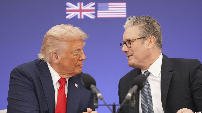 Business και χαμόγελα στη συνάντηση Τραμπ – Στάρμερ