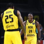 Συνέτριψε τη Σολνόκι με… δίδυμους πύργους κι έκανε βήμα πρωτιάς η αήττητη ΑΕΚ!