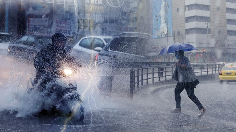 Ξεκίνησε η επικίνδυνη κακοκαιρία που φέρνει σφοδρές καταιγίδες, χιόνια και πτώση της θερμοκρασίας
