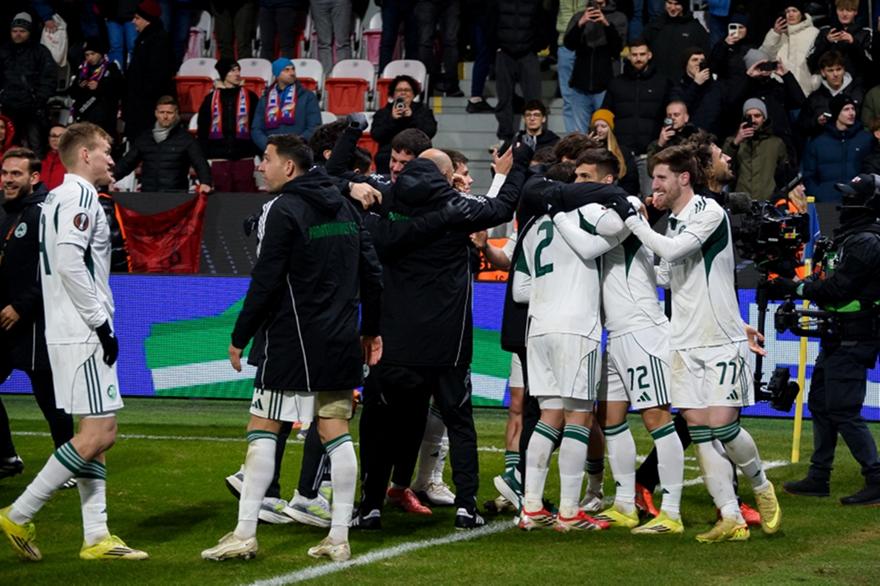 Panathinaikos με καρδιά λιονταριού τέζαρε την Πλζεν στα πέναλτι!